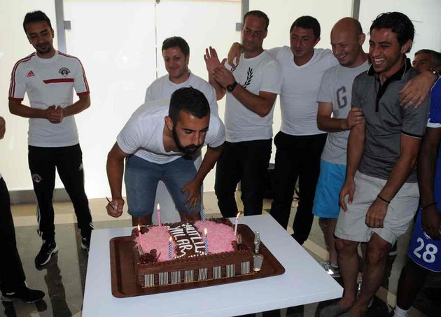 Elyasa’ya sürpriz doğum günü