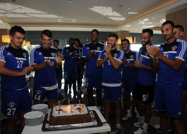 Volkan’a sürpriz doğum günü