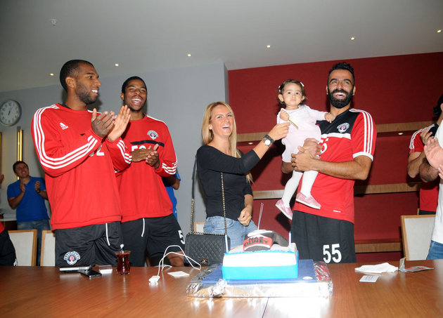 İlker’e sürpriz doğum günü