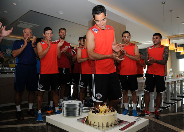 Scarione’ye doğum günü kutlaması