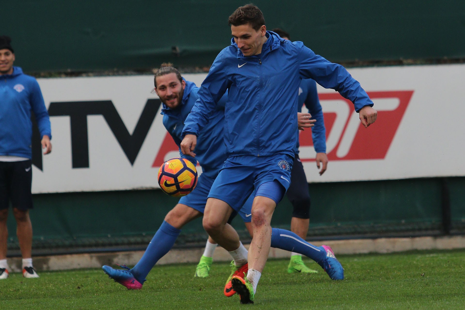 Hazırlıklar sürüyor