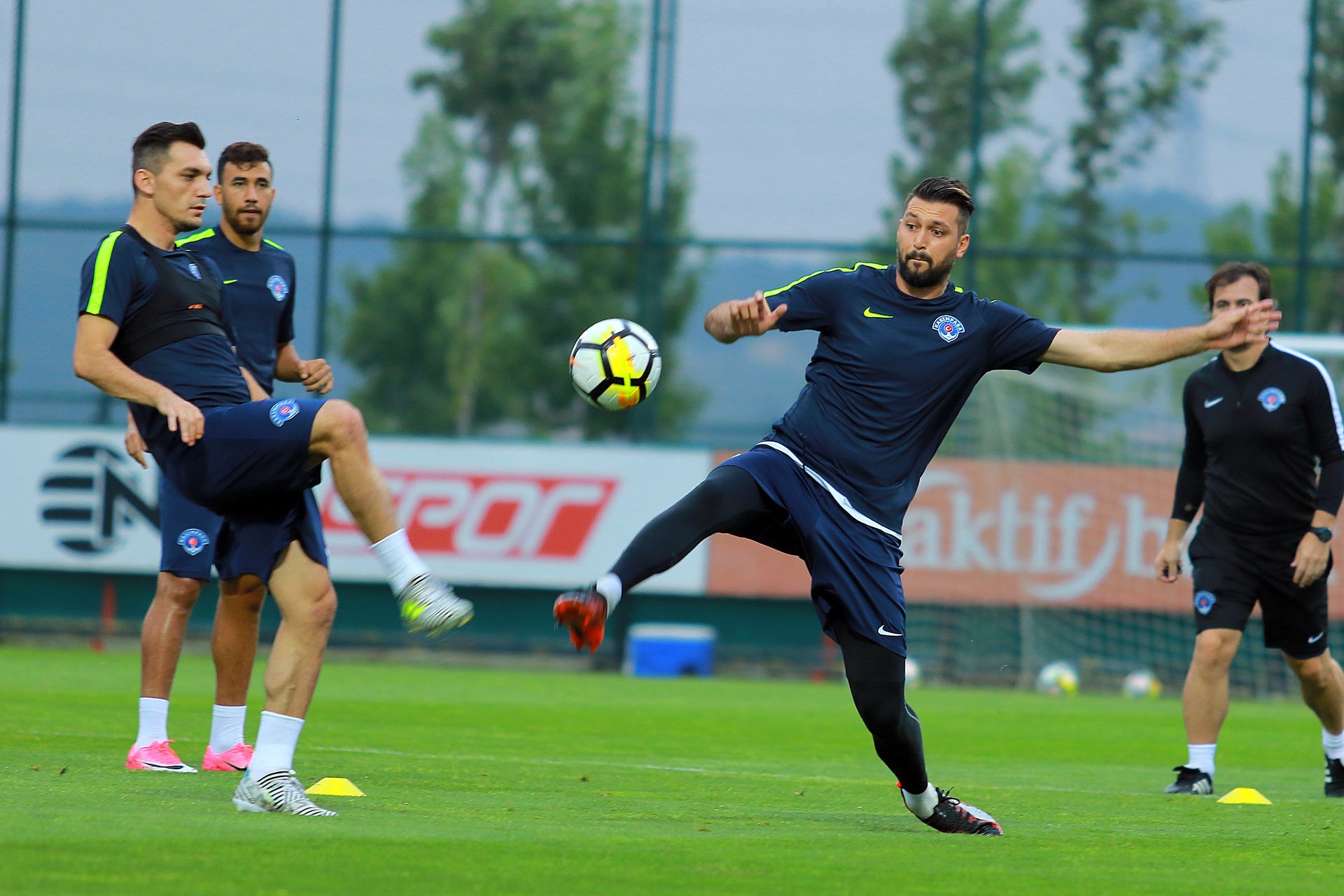 Hazırlıklar devam ediyor