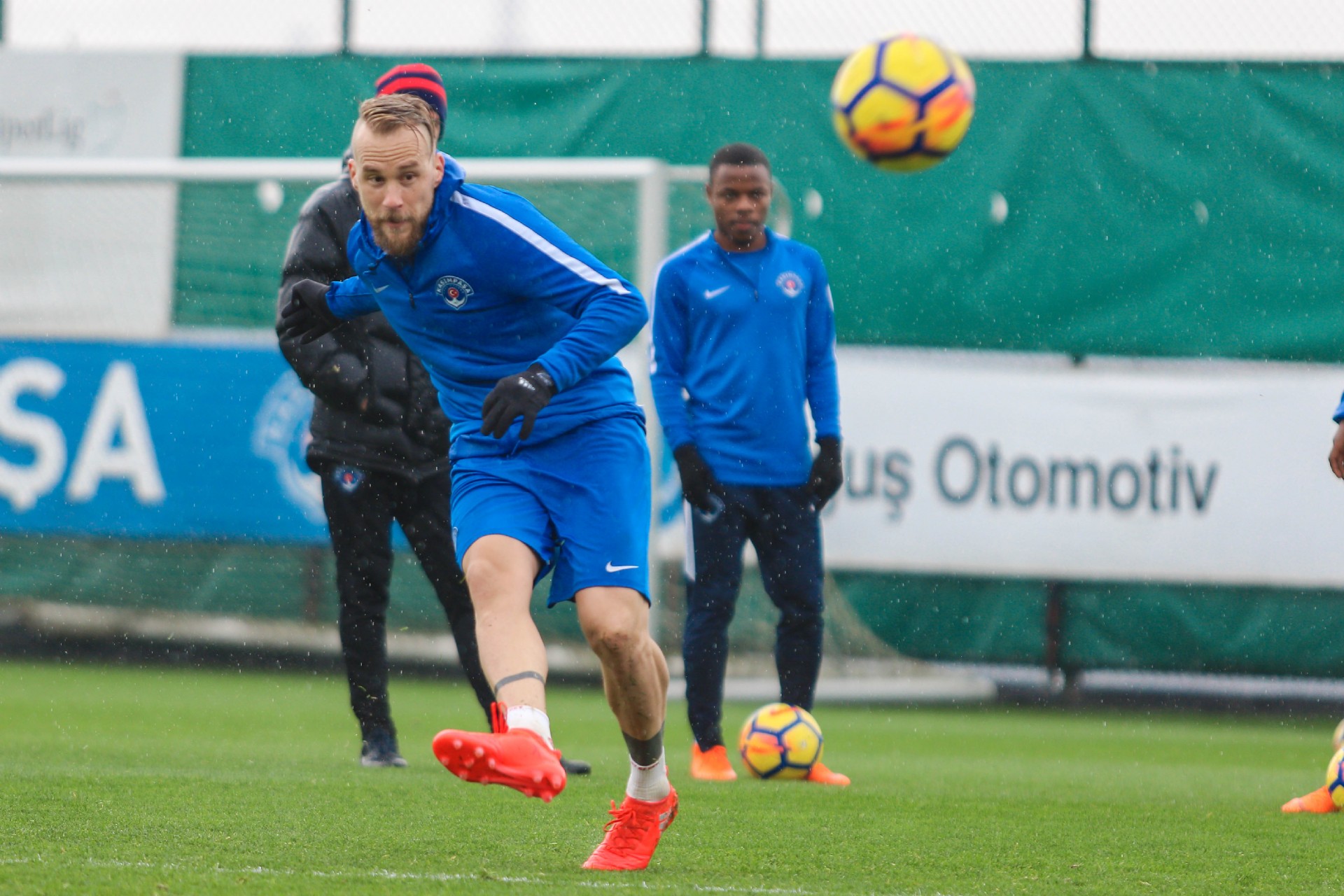 Hazırlıklar devam ediyor