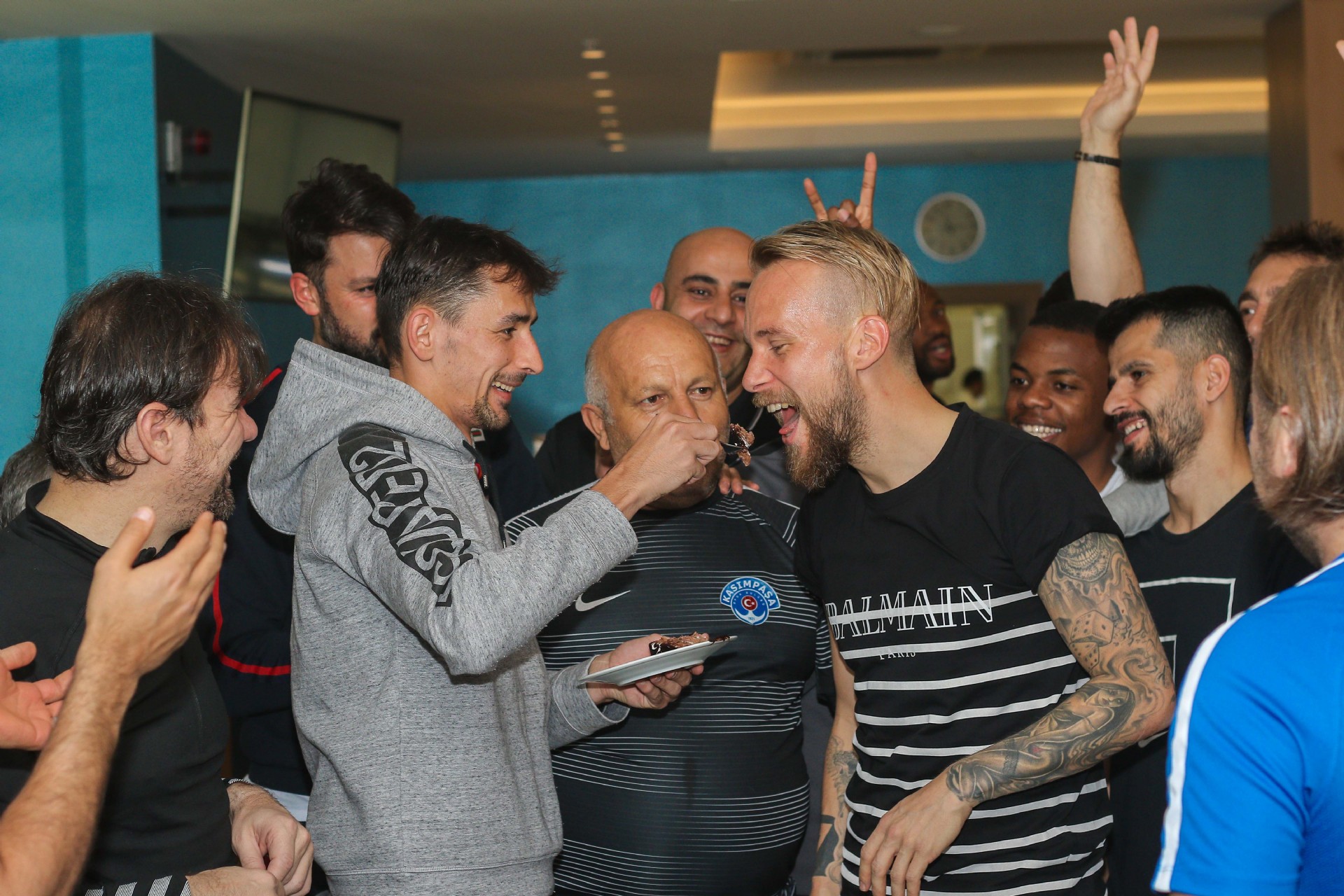 Neumayr’a doğum günü kutlaması