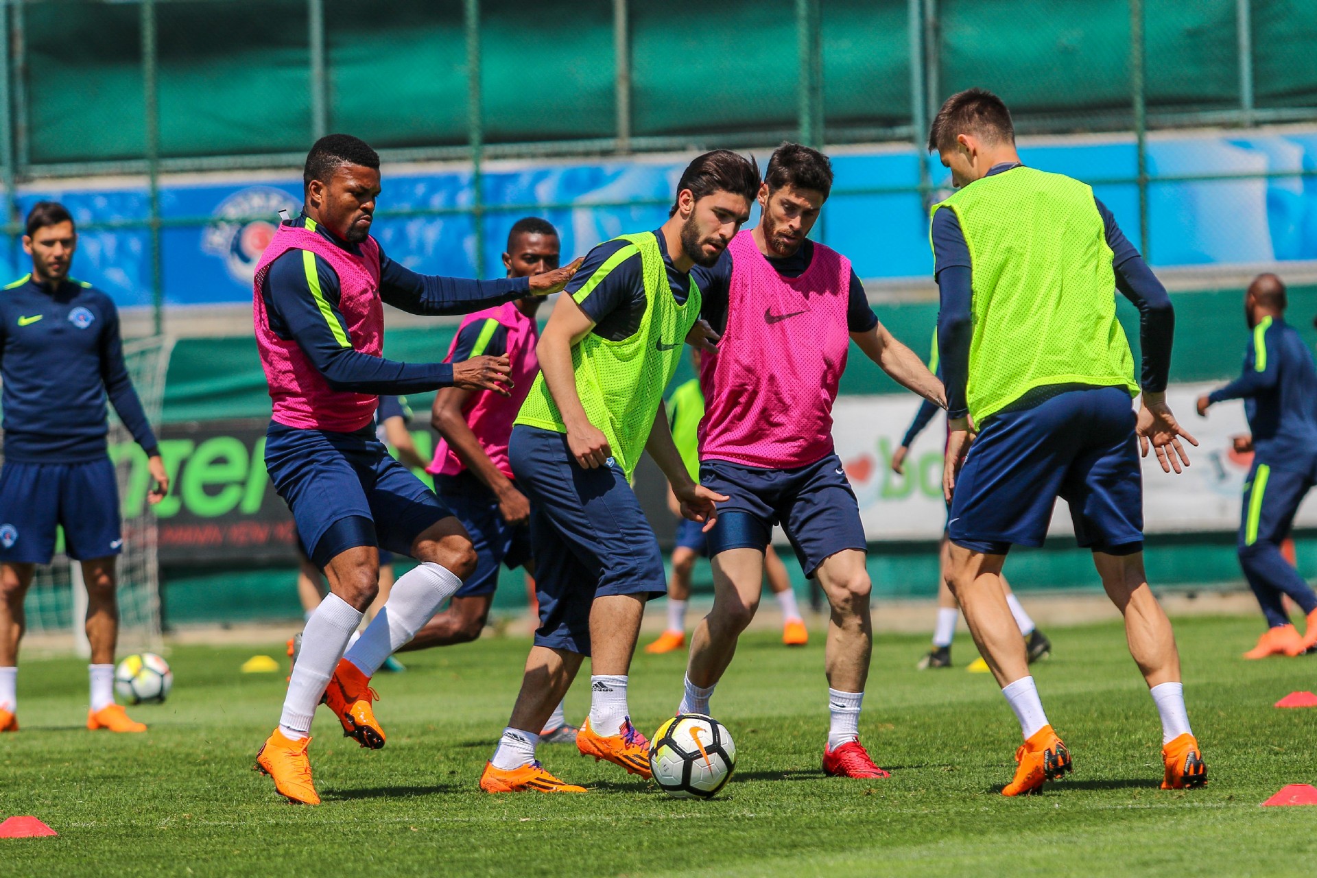 Hazırlıklar sürüyor