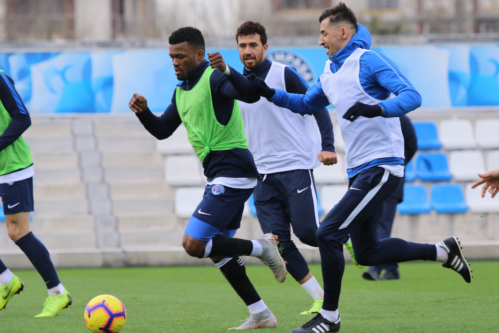 Hazırlıklar devam ediyor