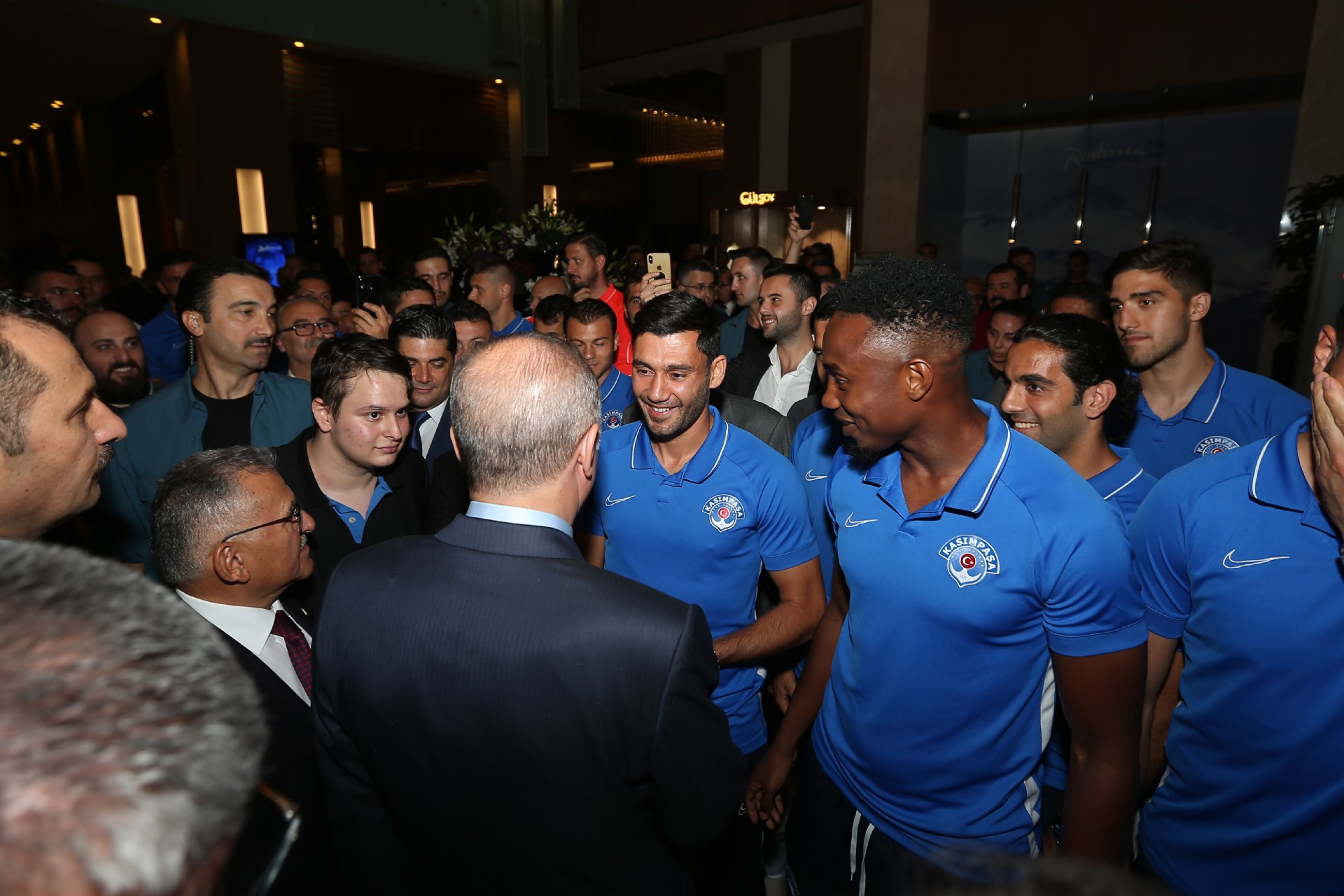 Takımımız Cumhurbaşkanımız ile bir araya geldi