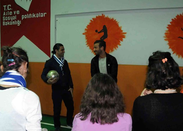 Oyuncularımızdan Çocuk Yuvası’na ziyaret