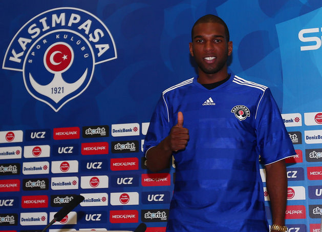 Ryan Babel imzaladı